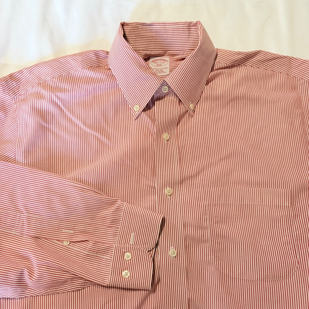 Brooks Brothers 346 Mens Red White Striped Non-Iron Button Down Shirt 16.5 32/33